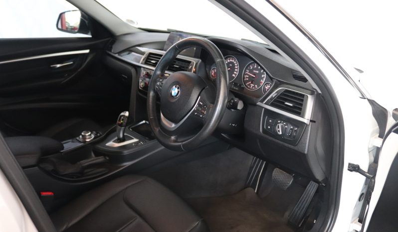 
								2017 BMW 320i Luxury Line Auto (F30) full									