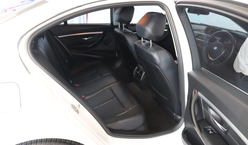 
								2017 BMW 320i Luxury Line Auto (F30) full									