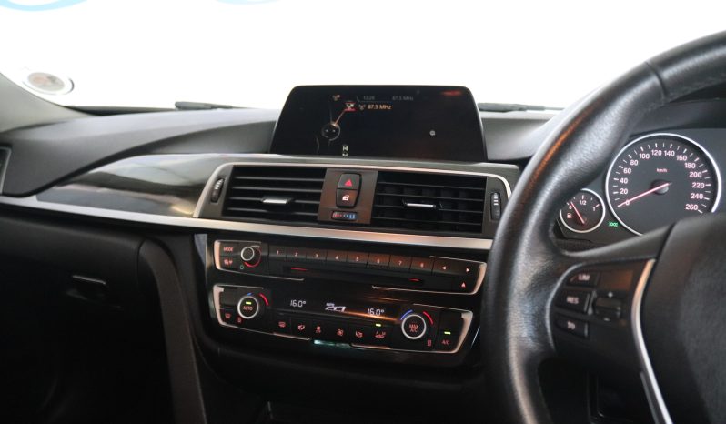 
								2017 BMW 320i Luxury Line Auto (F30) full									
