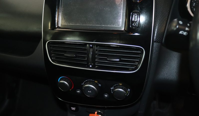 
								2017 Renault Clio IV 900T Authentique 66Kw full									