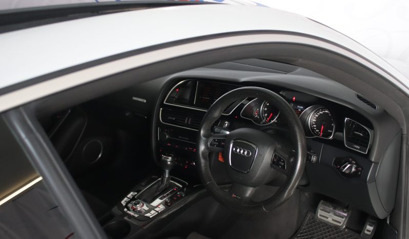 
								2011 Audi RS5 Coupe Quattro Stronic full									