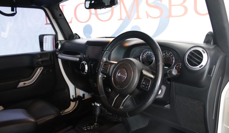 
								2013 Jeep Wrangler Rubicon 3.6L V6 A/T full									