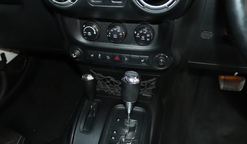 
								2013 Jeep Wrangler Rubicon 3.6L V6 A/T full									