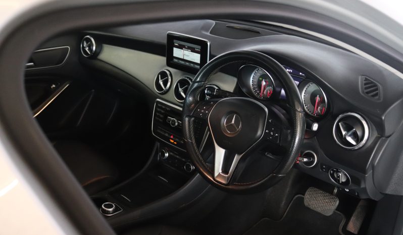 
								2014 Mercedes Benz GLA 200 CDI A/T full									